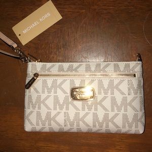 Michaels Kors wristlet